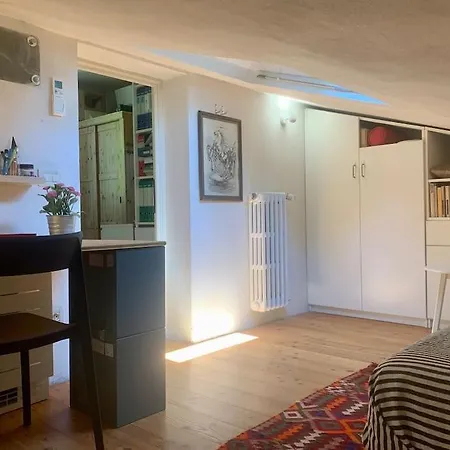Dom wakacyjny Casa Nel Verde Con Giardino E Posto Auto